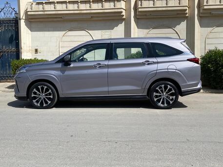 Riyadh, Vehicles, Cars & Trucks , SAR 59500,  TOYOTA VELOZ,  2025,  Automatic,  5000 KM,  MID OPTIONS 7 SEATER PUSH START SMART ENTERY