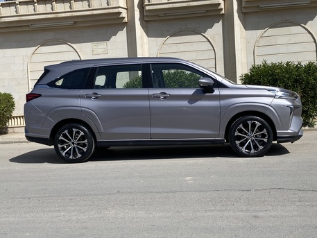 Riyadh, Vehicles, Cars & Trucks , SAR 59500,  TOYOTA VELOZ--*,  2025,  Automatic,  5000 KM,  MID OPTIONS 7 SEATER PUSH START SMART ENTERY/