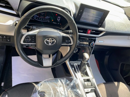 Riyadh, Vehicles, Cars & Trucks , SAR 59500,  TOYOTA VELOZ--*,  2025,  Automatic,  5000 KM,  MID OPTIONS 7 SEATER PUSH START SMART ENTERY/