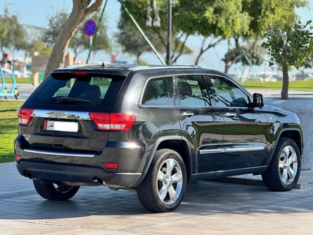 Doha, Vehicles, Cars & Trucks , QAR 29000,  2012 Jeep Grand Cherokee Summit 4x4 &ndash; Full Options &ndash; Clean & Well Maintained,  2012,  Automatic,  177752 KM,