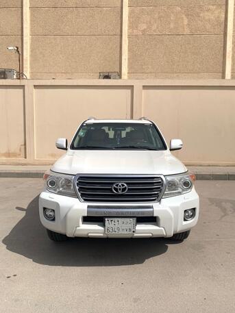 Riyadh, Vehicles, Cars & Trucks , SAR 111111,  Landcruiser GXR3 V8,  2013,  Automatic,  299 KM,