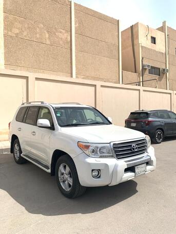 Riyadh, Vehicles, Cars & Trucks , SAR 111111,  Landcruiser GXR3 V8,  2013,  Automatic,  299 KM,