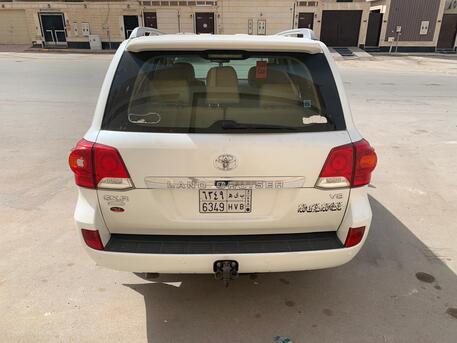 Riyadh, Vehicles, Cars & Trucks , SAR 111111,  Landcruiser GXR3 V8,  2013,  Automatic,  299 KM,