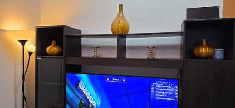 Al Sulaymaniyyah, Furniture, SAR 250,  TV Table For Sale Including 3 Vases طاولة تلفزيون مع فازة عدد ٣