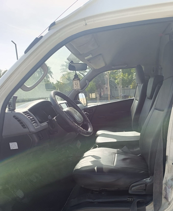Salmaniya, Vehicles, Cars & Trucks , BHD 3600,  Toyota Hi-Ace,  2010,  Manual,  257000 KM,  Chiller Van - GOOD CONDITION - CALL: 33662799