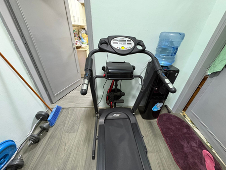 Hara, Health & Beauty Items, SAR 800,  3 Months Old Treadmill With Fat Cutting Massager(LIFE GEAR POWER TRACK PRO)