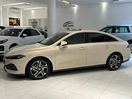 East Riffa, Vehicles, Cars & Trucks , BHD 8800,  MG 8 PHEV HYBRID,  2026,  Automatic,  7000 KM,   MODEL  FOR SALE