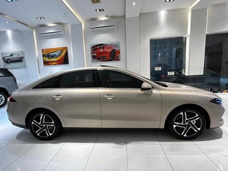 East Riffa, Vehicles, Cars & Trucks , BHD 8800,  MG 8 PHEV HYBRID,  2026,  Automatic,  7000 KM,   MODEL  FOR SALE