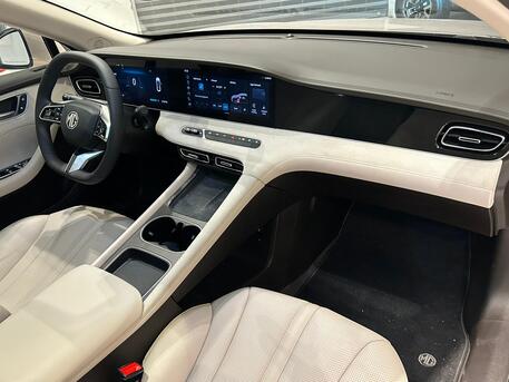 East Riffa, Vehicles, Cars & Trucks , BHD 8800,  MG 8 PHEV HYBRID,  2026,  Automatic,  7000 KM,   MODEL  FOR SALE