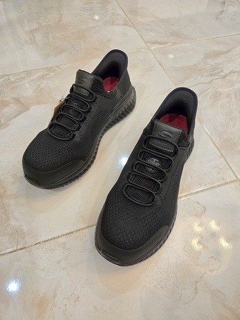 Jeddah, Household Items, SAR 350,  Brand New Sketchers Safety Work Shoes Size 43. Slip Resistant, Slip Inns.   Price SAR 350