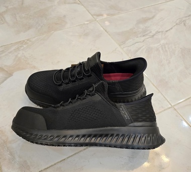 Jeddah, Household Items, SAR 350,  Brand New Sketchers Safety Work Shoes Size 43. Slip Resistant, Slip Inns.   Price SAR 350