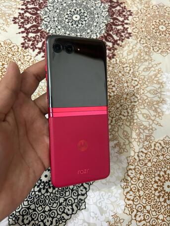Jeddah, Electronics, SAR 1250,  Motorola Razr Plus (Flip Phone) 256GB For Sale.