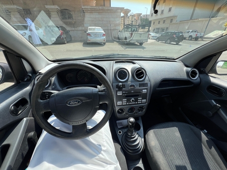 Jeddah, Vehicles, Cars & Trucks , SAR 8500,  Ford F,  2011,  Manual,  212600 KM,  Igo