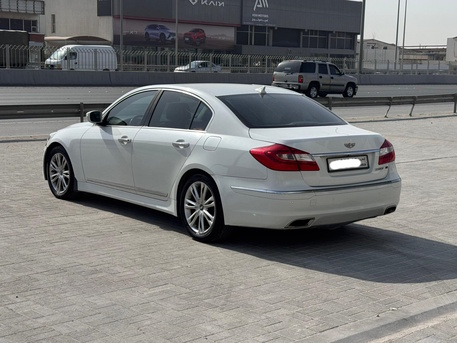 Manama, Vehicles, Cars & Trucks , BHD 1950,  Hyundai Genesis,  2013,  Automatic,  121100 KM,    (White)