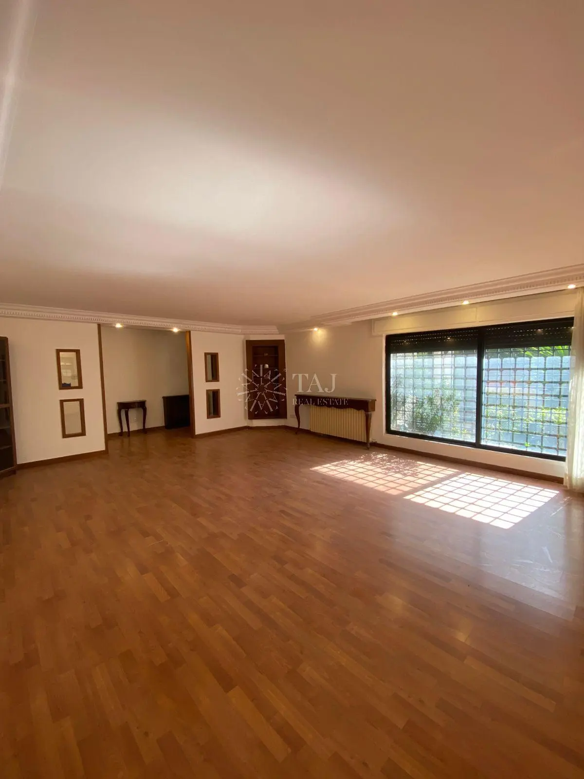 Abdoun, Apartments/Houses, JOD 20000/year,  Furnished,  3 BR,  Luxury Furinshed Villa For Rent In Abdoun