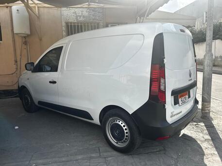 Manama, Vehicles, Cars & Trucks , BHD 3300,  Renault Express Cargo Van Imacalite Condation Single Ownar,  2023,  Manual,  2000 KM,