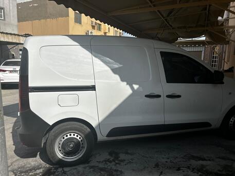 Manama, Vehicles, Cars & Trucks , BHD 3300,  Renault Express Cargo Van Imacalite Condation Single Ownar,  2023,  Manual,  2000 KM,