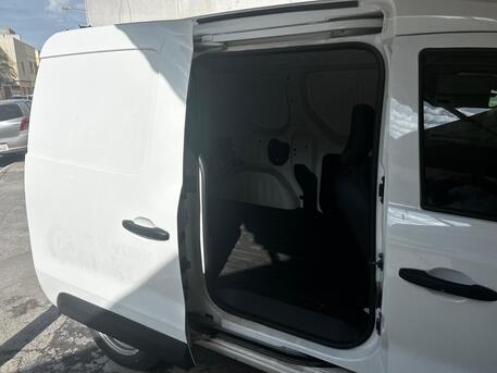 Manama, Vehicles, Cars & Trucks , BHD 3300,  Renault Express Cargo Van Imacalite Condation Single Ownar,  2023,  Manual,  2000 KM,