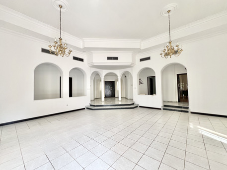 Barbar, Villas, BHD 775,  400 Sq. Meter,  4BR Villa | Private Garden & Pool | Maid Room