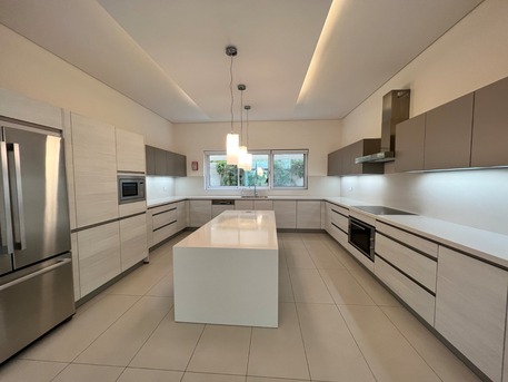 Janabiya, Villas, BHD 2000,  Furnished,  550 Sq. Meter,  Premium 6BR+ Maid & Driver | Pool & Garden