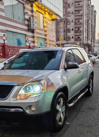 Jeddah, Vehicles, Cars & Trucks , SAR 22000,  Gmc Acadia,  2011,  Automatic,  290000 KM,   For Sale Neat And Good Condition