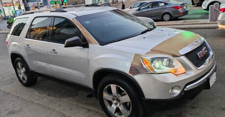 Jeddah, Vehicles, Cars & Trucks , SAR 22000,  Gmc Acadia,  2011,  Automatic,  290000 KM,   For Sale Neat And Good Condition