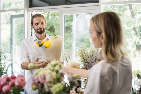 Isa Town, Jobs, We&rsquo;re Hiring &ndash; Experienced Florist (Full Time) | Bahrain ????