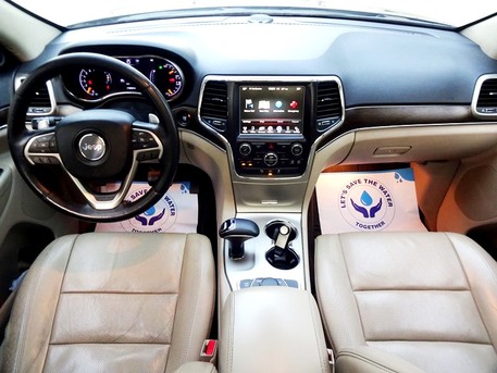 Zinj, Vehicles, Cars & Trucks , BHD 4900,  Jeep Cherokee,  2015,  Automatic,  173000 KM,  JEEP GRAND CHEROKEE LIMITED FULL OPTION V6 FOR SALE