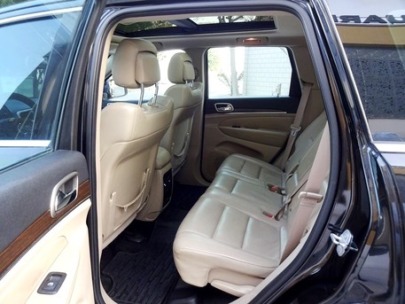 Zinj, Vehicles, Cars & Trucks , BHD 4900,  Jeep Cherokee,  2015,  Automatic,  173000 KM,  JEEP GRAND CHEROKEE LIMITED FULL OPTION V6 FOR SALE