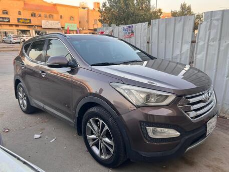 Riyadh, Vehicles, Cars & Trucks , SAR 32000,  Hyundai Santa Fe,  2016,  Automatic,  240 KM,   7-seater Family Car, 2nd Owner, Available Last 7 Year Neat And Clean