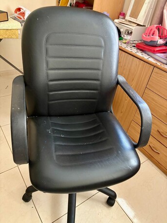 Akrabia, Furniture, SAR 10000100,  100 Shelf & 100 Table+Chair