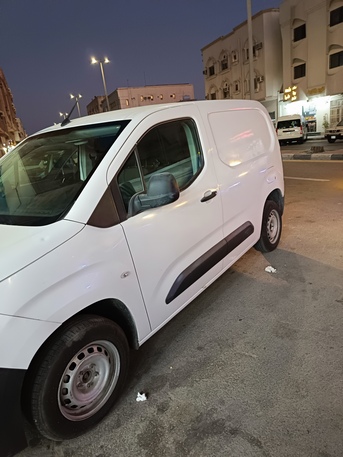 Jubail, Business Partners, Brand New Shop For Fresh Fish - Newly Open Furnished With Vehicle For Partnership Or Sale