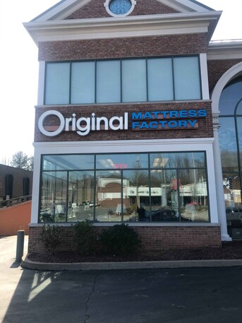 New York, Business, Custom Building Signs To Increase Business Visibility