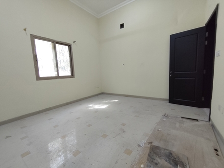 Juffair, Apartments/Houses, BHD 160/year,  1 BR,  Juffair:- Groundfloor Studio Flat On Rent With Unlimited Ewa..