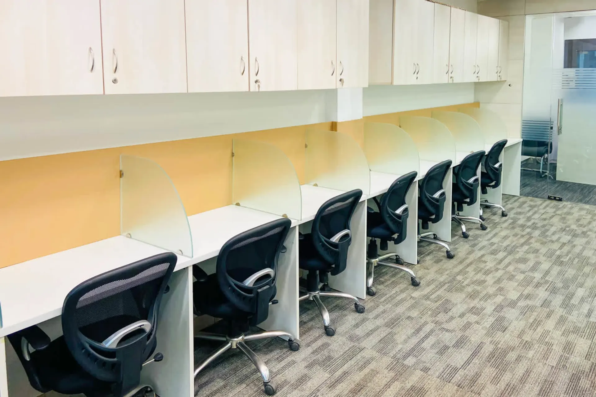 Gurgaon, Offices, INR 4999,  Coworking Space In Udyog Vihar &ndash; Flexible Offices For Growing Teams | Qdesq