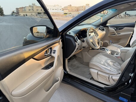Riyadh, Vehicles, Cars & Trucks , SAR 38000,  Nissan Xtrial 2016 / Standard / 2wd / 5 Seater,  2016,  Automatic,  215 KM,