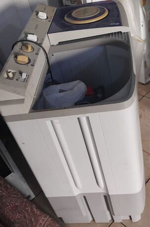 Mushrefah, Electronics, SAR 550,  14 Kgs Samsung Semi Auto Matic Washing Machine - Aziziya-Mushrefa-perfect Condition