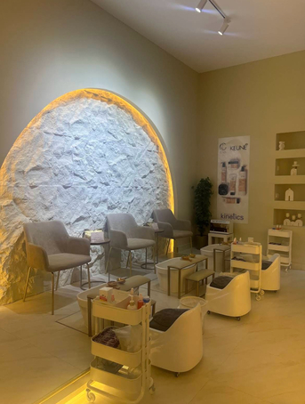 Dammam, Shops, Successful Salon Business For Sale &ndash; Prime Commercial Area