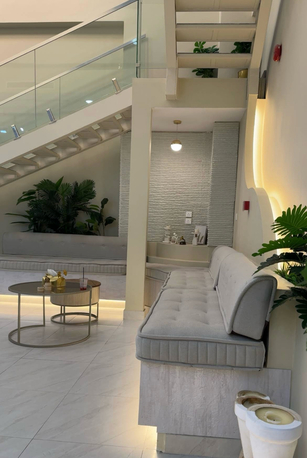 Dammam, Shops, Successful Salon Business For Sale &ndash; Prime Commercial Area