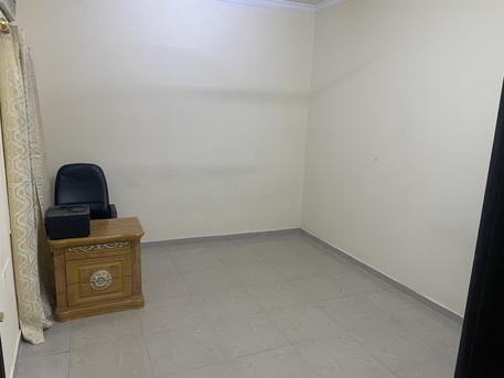 Ras Rumman, Rooms Available, BHD 60/month,  Room For Executive Bachelors
