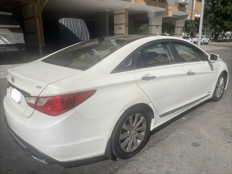 Jeddah, Vehicles, Cars & Trucks , Hyundai Sonata,  2012,  Automatic,  392000 KM,  Sonata  Full Option For Sale