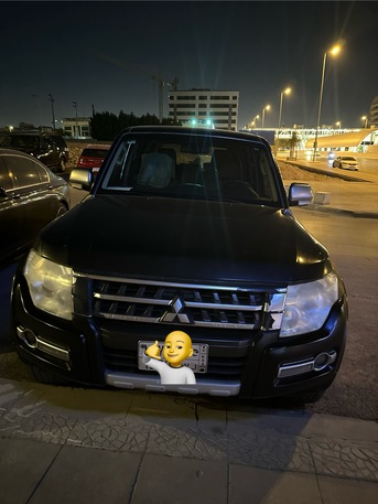 Al Malaz, Vehicles, Cars & Trucks , SAR 40000,  Mitsubishi Pajero,  2016,  Automatic,  321000 KM,  4x4 Pajero  For Sale Minor Scraches