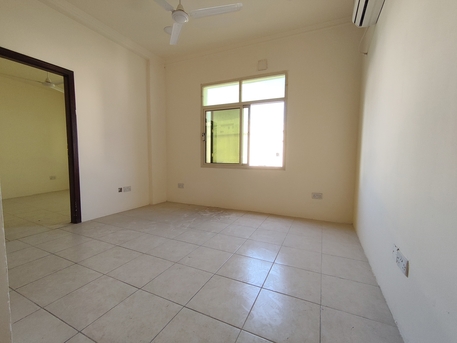 Manama, Apartments/Houses, BHD 170/year,  2 BR,  Manama:- 2Bhk Unfurnished Flat On Rent Beside AMH Hospital