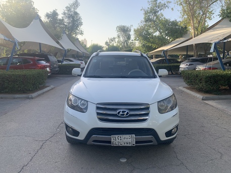 Riyadh, Vehicles, Cars & Trucks , SAR 22000,  Hyundai Santa Fe,  2012,  Automatic,  289000 KM,    Very Clean Interior And Exterior