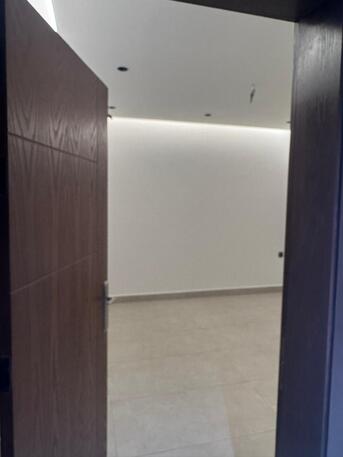 Jeddah, Rooms Available, SAR 1175/month,  SR 1,175 A Big Room With Separate Washroom - Jeddah Rehab