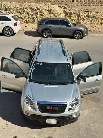 Al Malaz, Vehicles, Cars & Trucks , SAR 16500,  GMC Acadia,  2010,  Automatic,  350000 KM,  8-seater   For Sale - SAR 16,500