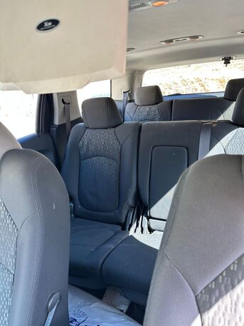 Al Malaz, Vehicles, Cars & Trucks , SAR 16500,  GMC Acadia,  2010,  Automatic,  350000 KM,  8-seater   For Sale - SAR 16,500