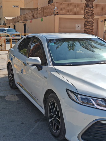 Riyadh, Vehicles, Cars & Trucks , SAR 65000,  Toyota Camry Hybrid,  2022,  Automatic,  185 KM,