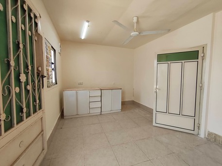 Manama, Apartments/Houses, BHD 160/month,  1 BR,  Gufool:- Backside Area Of Dairy Queen(DQ)  Rooftop 1Bhk Unfurnished Flat On Rent.Bd 160/