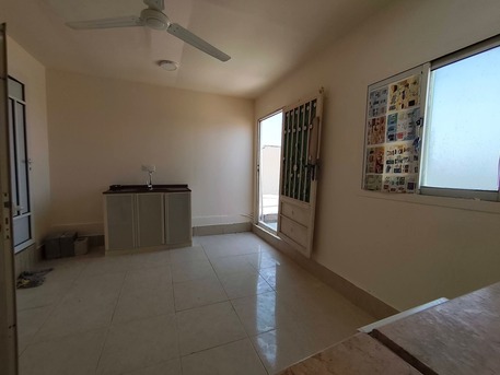 Manama, Apartments/Houses, BHD 160/month,  1 BR,  Gufool:- Backside Area Of Dairy Queen(DQ)  Rooftop 1Bhk Unfurnished Flat On Rent.Bd 160/